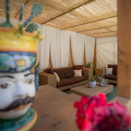 B&B Sicily Luxury คาตาเนีย ภายนอก รูปภาพ